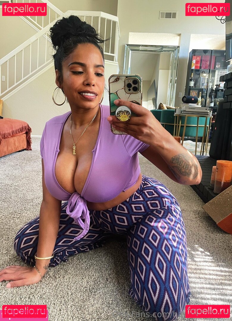 cubanmuffin / havanaginger Onlyfans Photo Gallery 