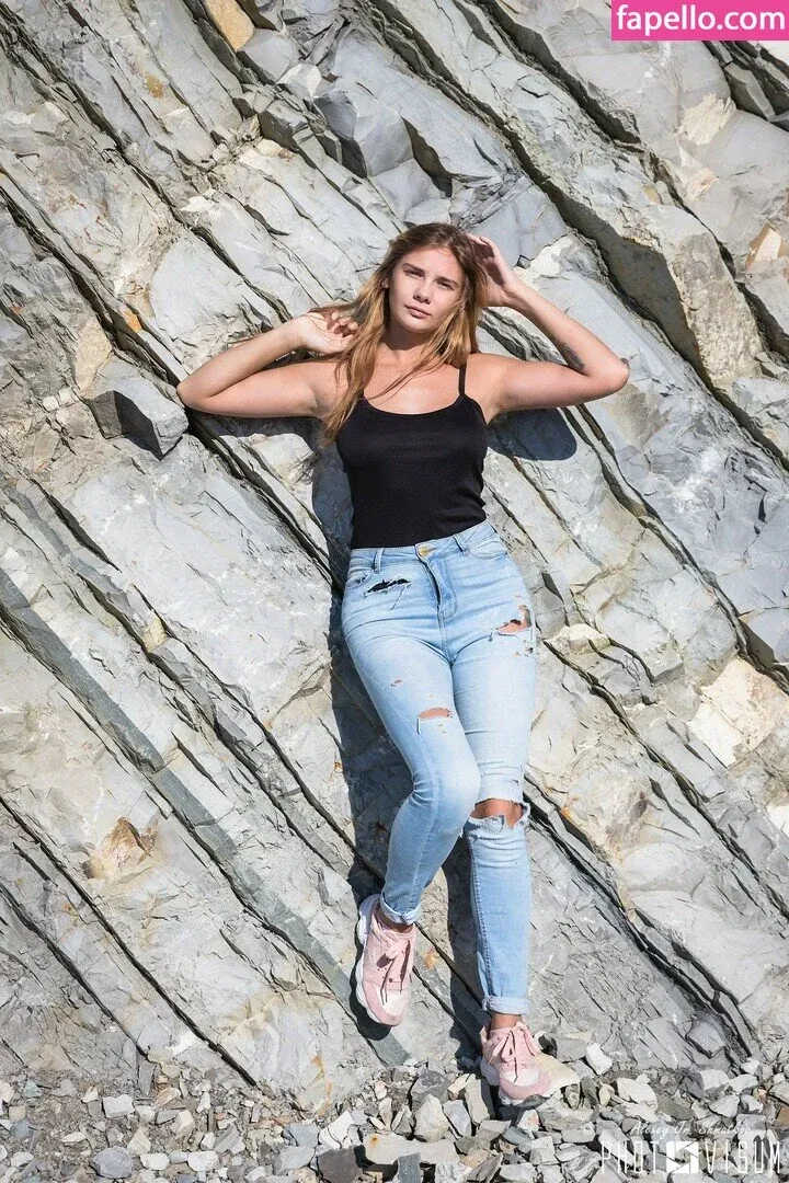 Natali Tihomirova Onlyfans Photo Gallery 