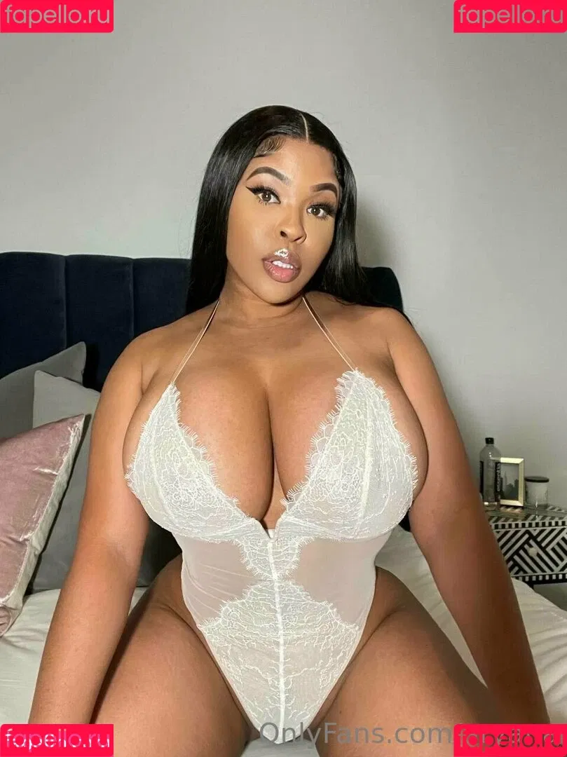 aryana Onlyfans Photo Gallery 