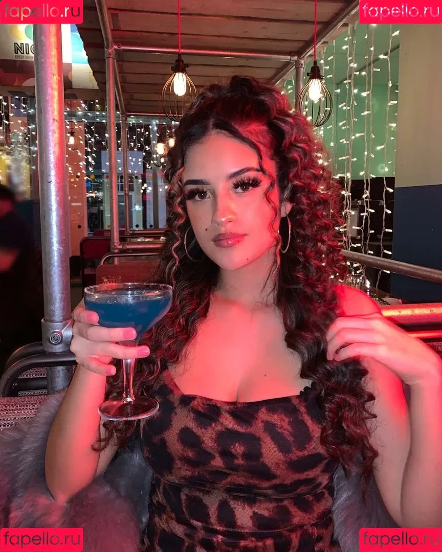 Goldensugaarr Onlyfans Photo Gallery 