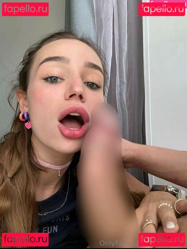 Ema Novak / _emanovak_ / emanovak / emkanovak Onlyfans Photo Gallery 