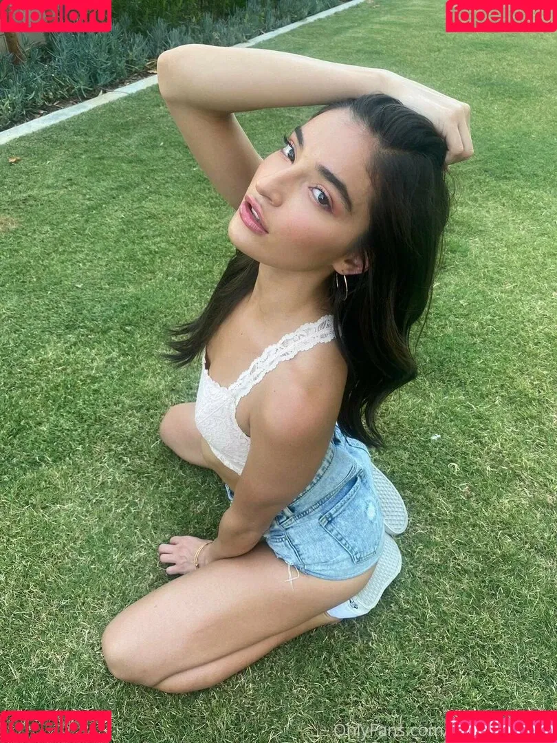 Emily Willis Onlyfans Photo Gallery 