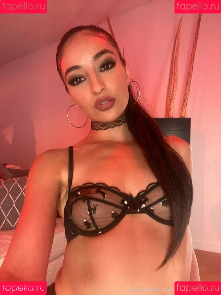 Emily Willis Onlyfans Photo Gallery 