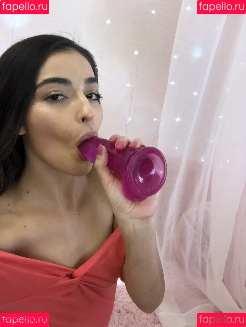 Emily Willis Onlyfans Photo Gallery 