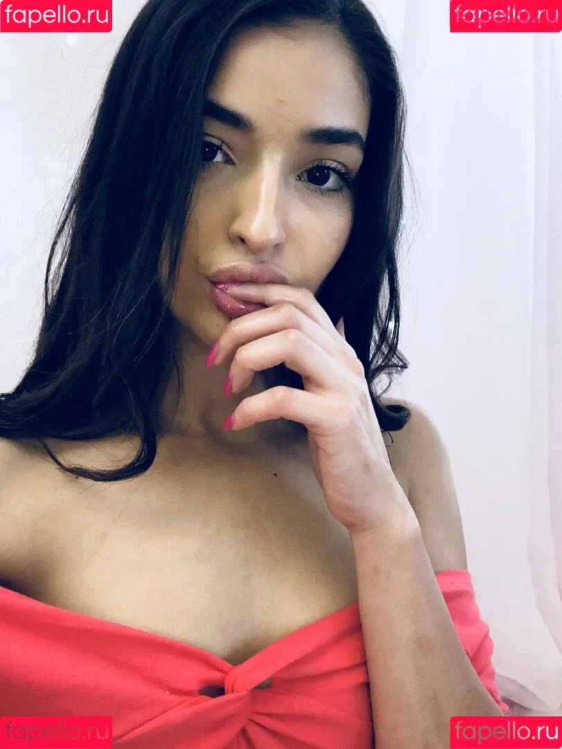 Emily Willis Onlyfans Photo Gallery 