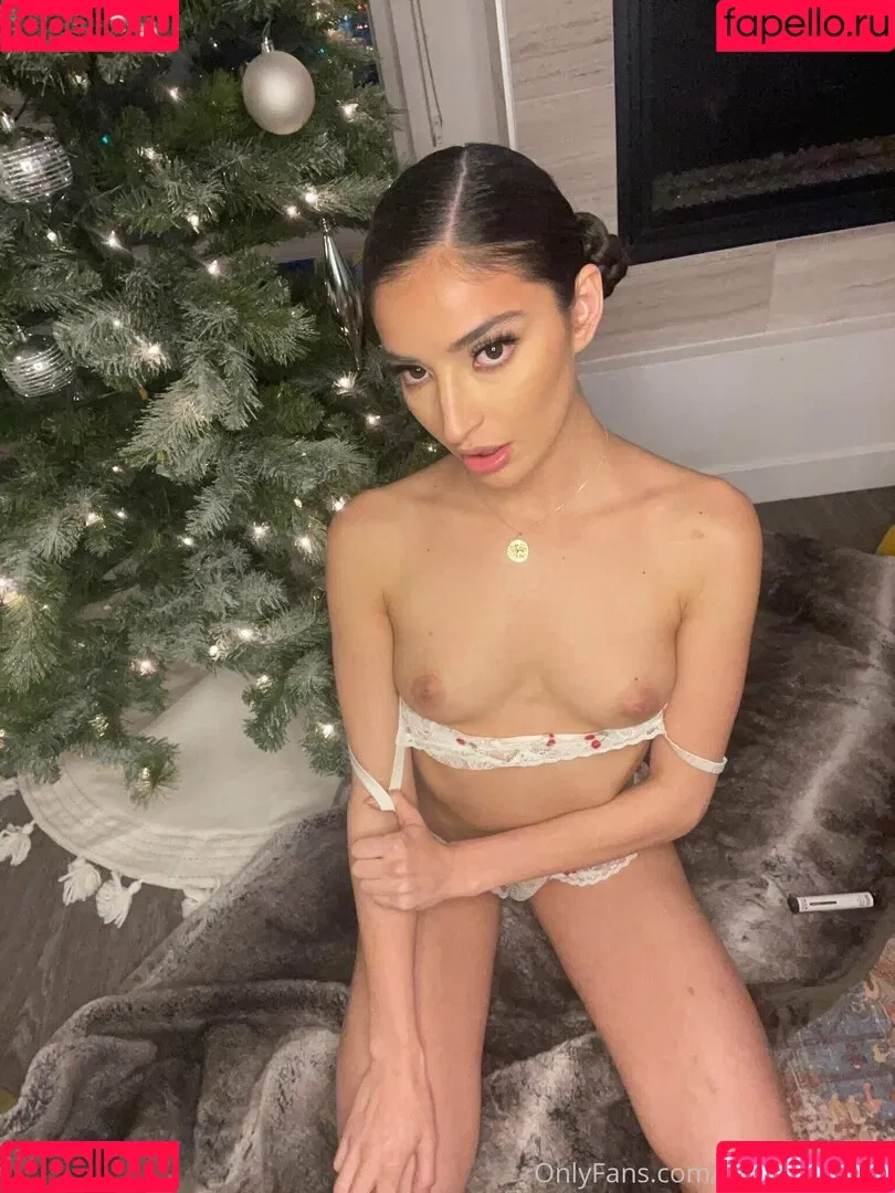 Emily Willis Onlyfans Photo Gallery 