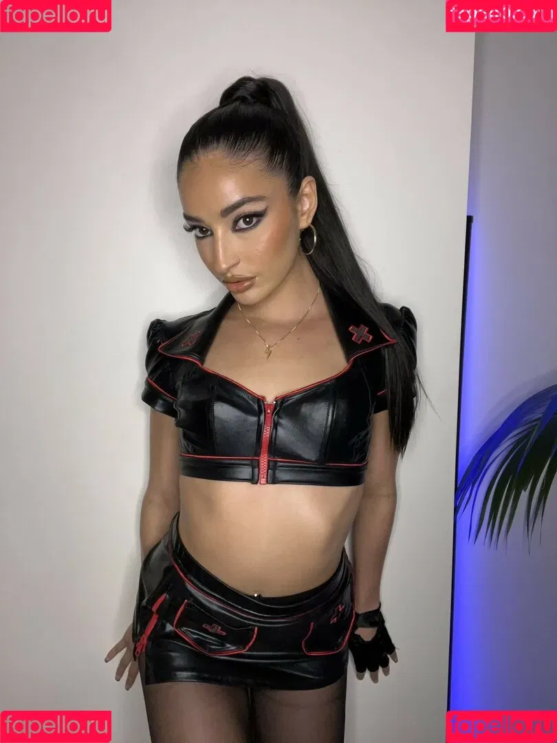 Emily Willis Onlyfans Photo Gallery 