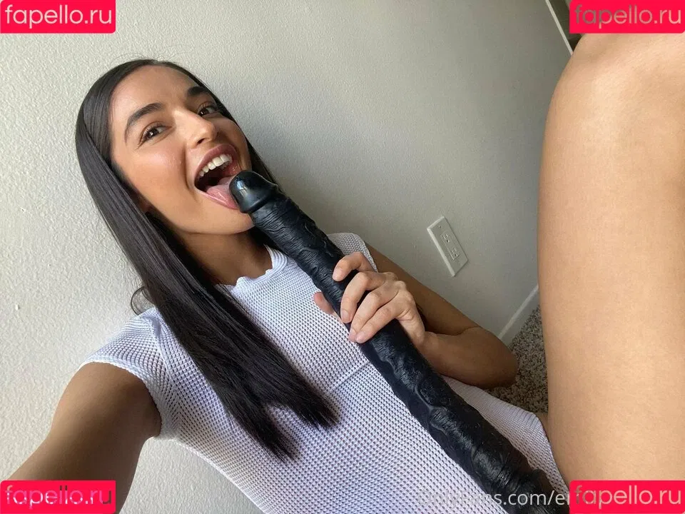 Emily Willis Onlyfans Photo Gallery 