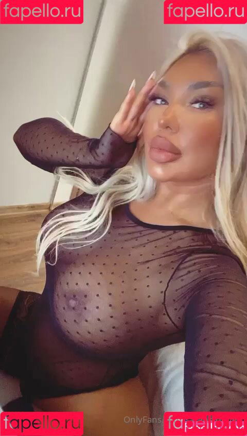 sarahstonnee Onlyfans Photo Gallery 