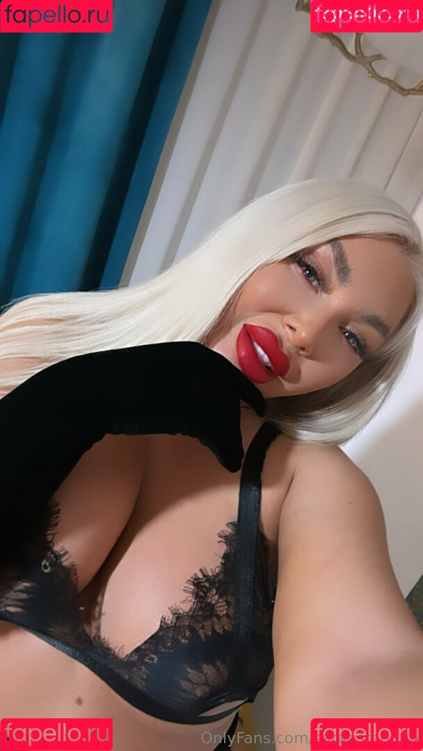 sarahstonnee Onlyfans Photo Gallery 