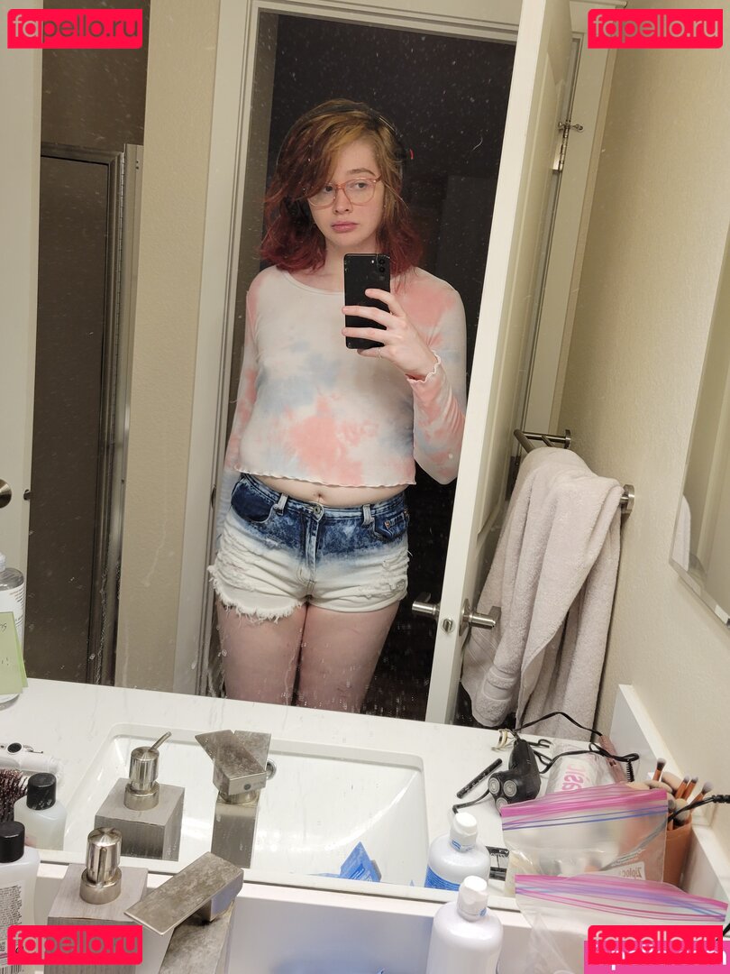 Tsfaebiee / funsizeherself Onlyfans Photo Gallery 