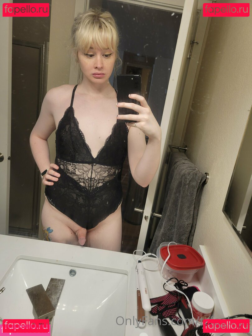 Tsfaebiee / funsizeherself Onlyfans Photo Gallery 