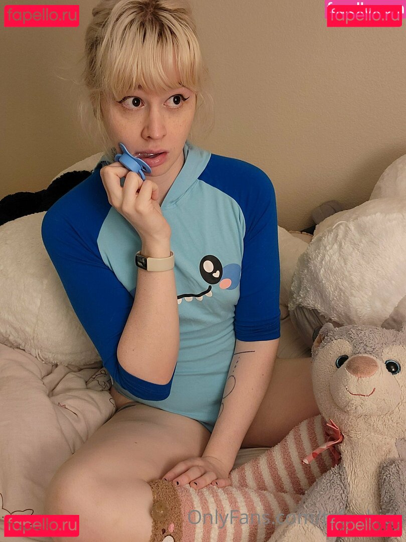 Tsfaebiee / funsizeherself Onlyfans Photo Gallery 