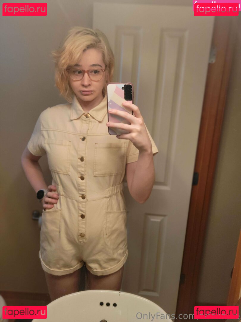 Tsfaebiee / funsizeherself Onlyfans Photo Gallery 