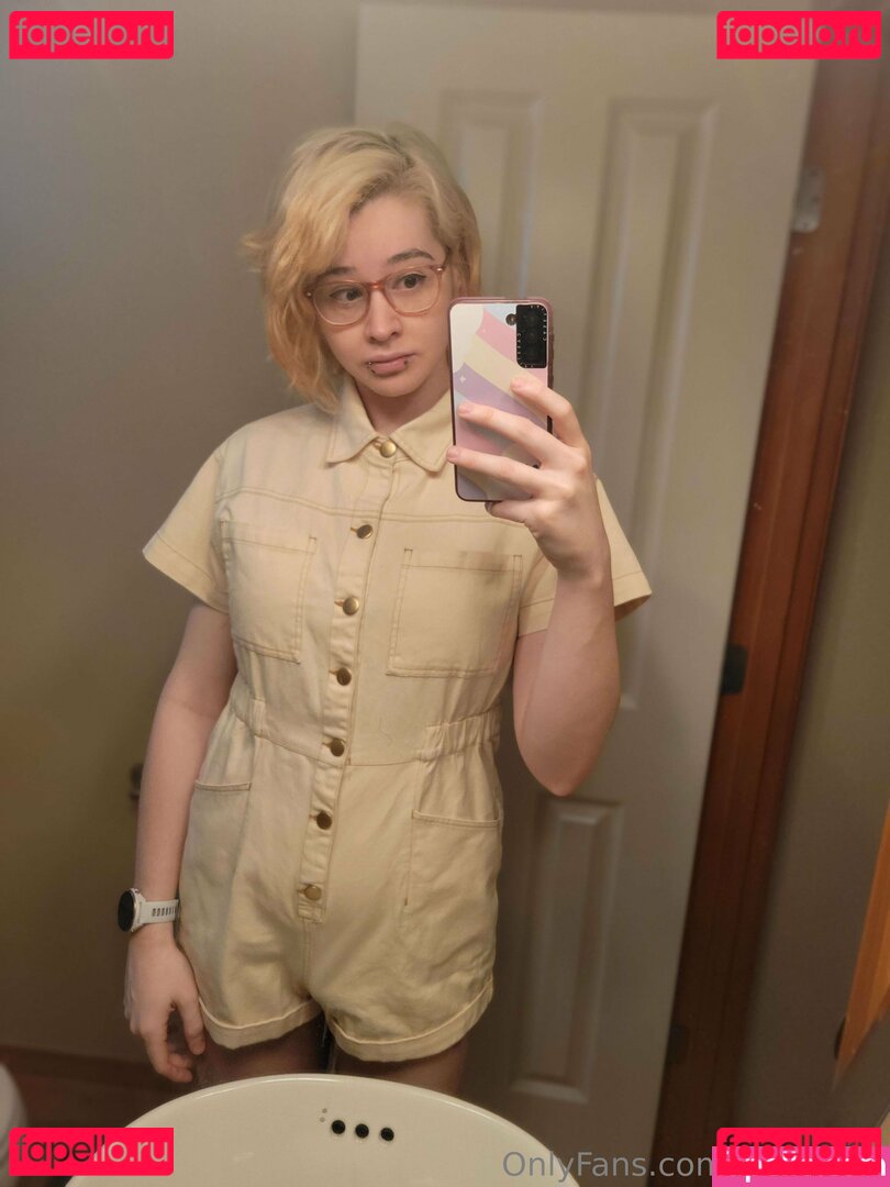 Tsfaebiee / funsizeherself Onlyfans Photo Gallery 