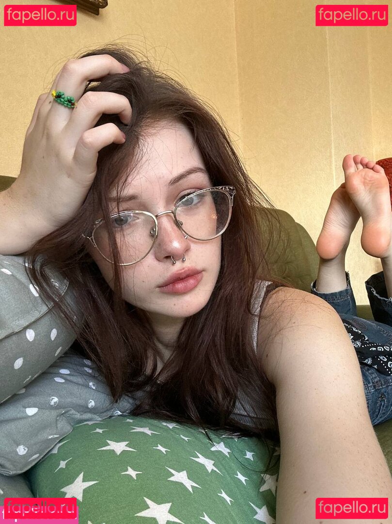 Linzefeet / Ljinzer / definitelynotlurn / linzarrd / linziier / linzzzer Onlyfans Photo Gallery 