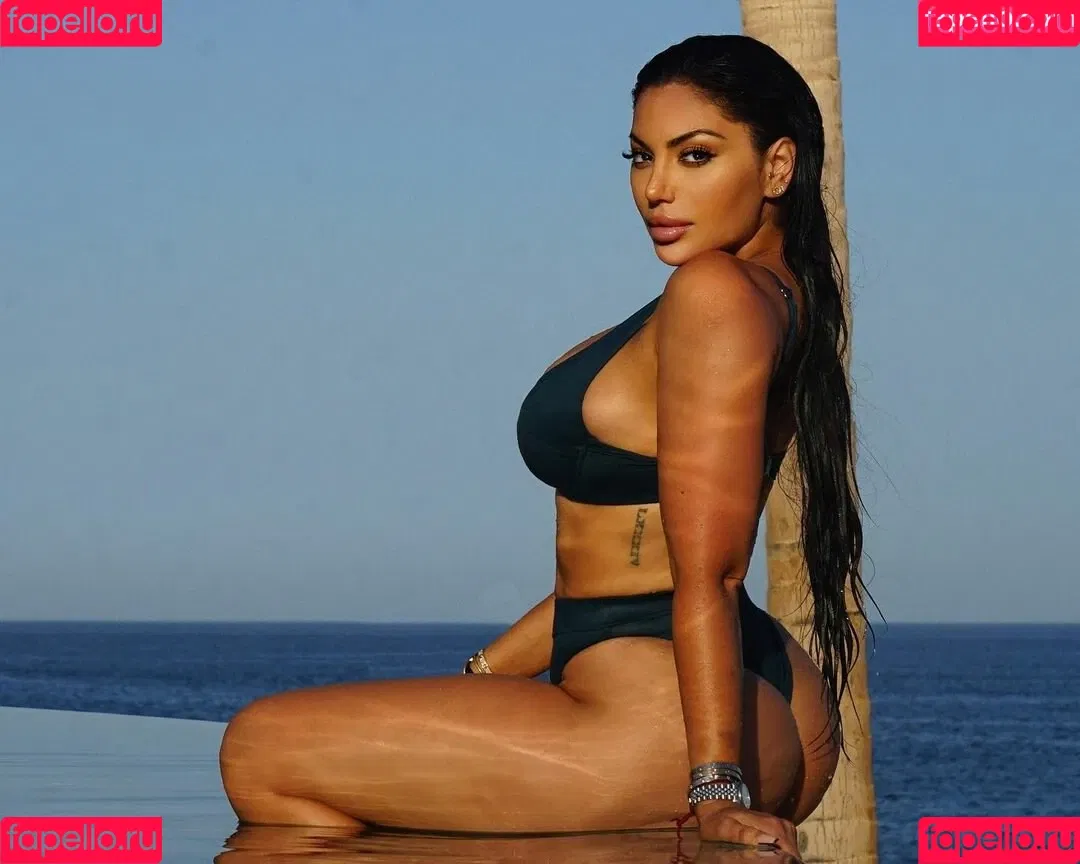 lareinasworld Onlyfans Photo Gallery 
