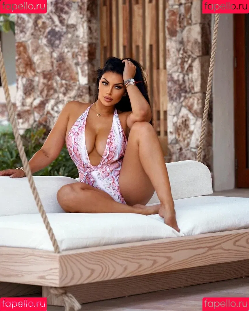 lareinasworld Onlyfans Photo Gallery 