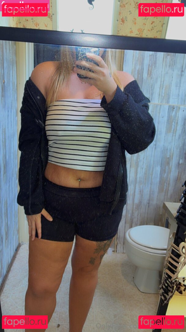 mylfymomi Onlyfans Photo Gallery 