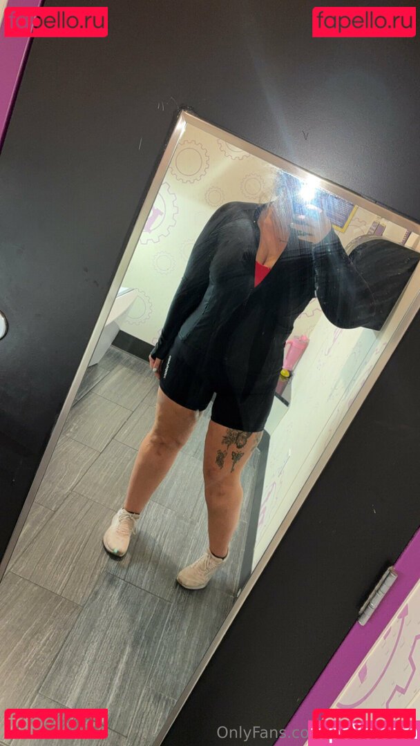 mylfymomi Onlyfans Photo Gallery 