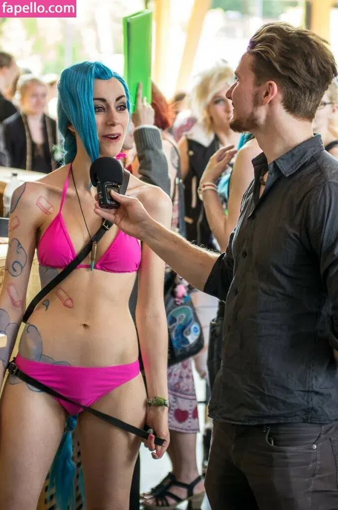 Shiroiaisu Anpan Onlyfans Photo Gallery 