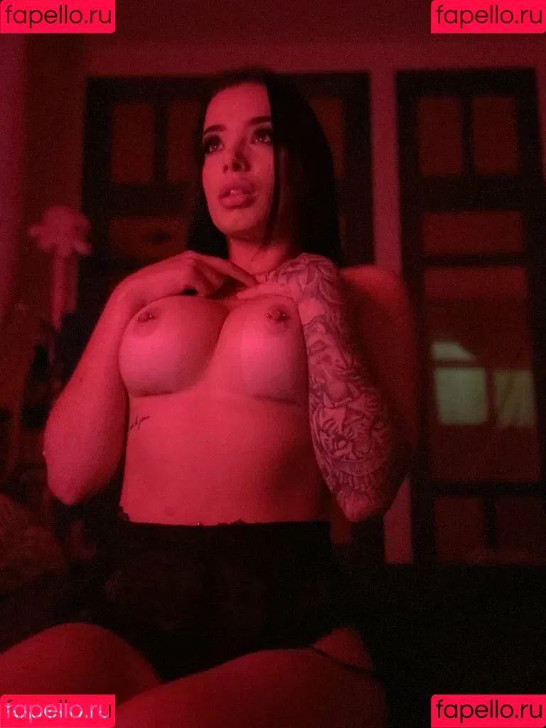 Lunna Sky Onlyfans Photo Gallery 