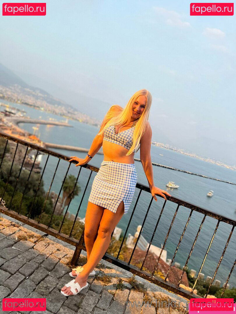 Siswet / siswet19 / siswetofficial Onlyfans Photo Gallery 