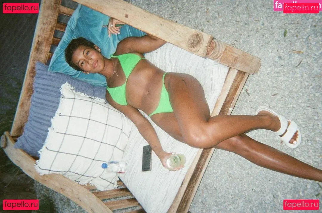 Sydney Park Onlyfans Photo Gallery 