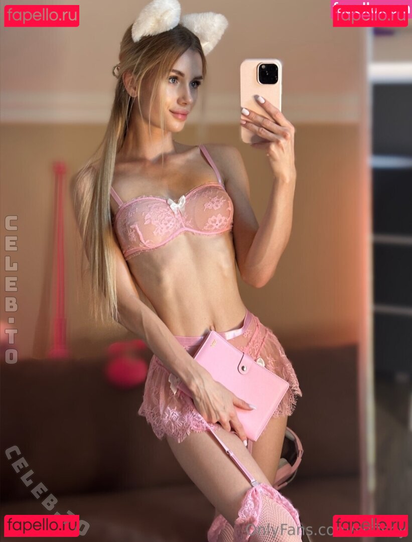 sofiawhitte / sofishy Onlyfans Photo Gallery 