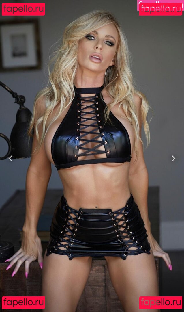 Danielle Renae / HuneyBaked / HuneyHotwifeFree / huneybakedmelons Onlyfans Photo Gallery 