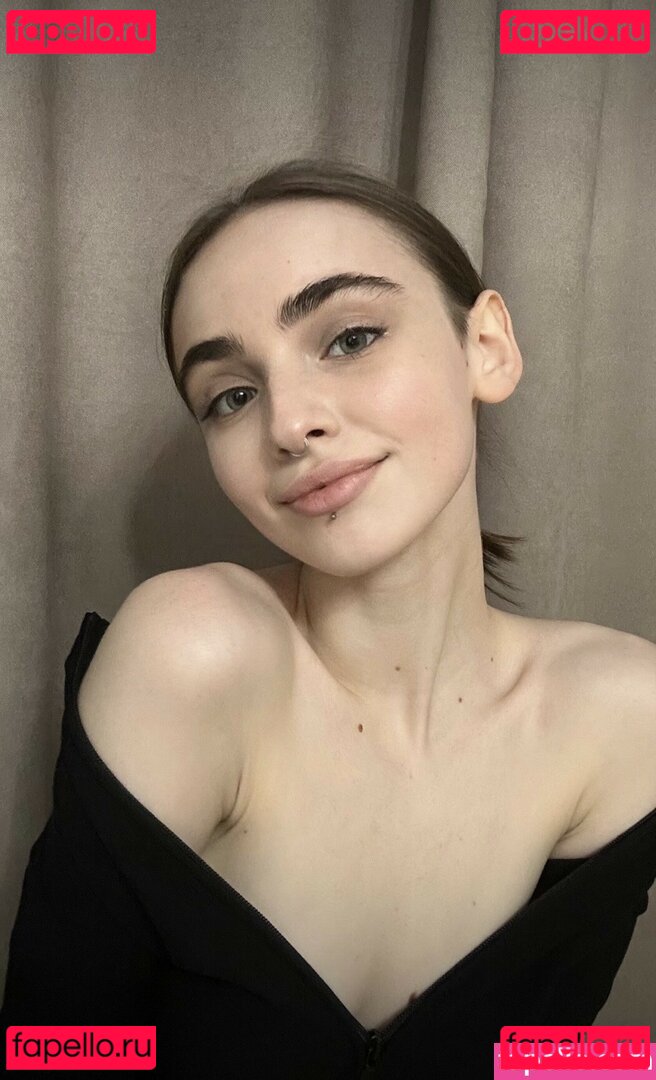 Megan_Berry / Tinycake / tinycakefree Onlyfans Photo Gallery 