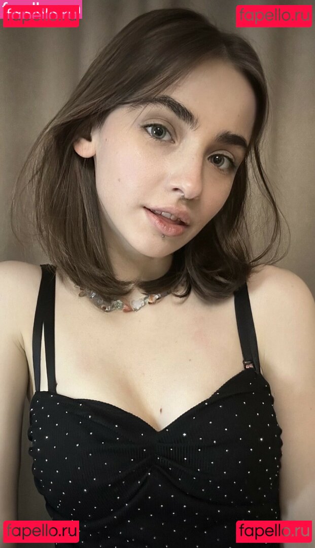 Megan_Berry / Tinycake / tinycakefree Onlyfans Photo Gallery 