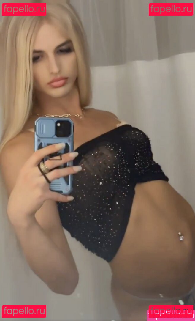 reinadollts / royalrein Onlyfans Photo Gallery 