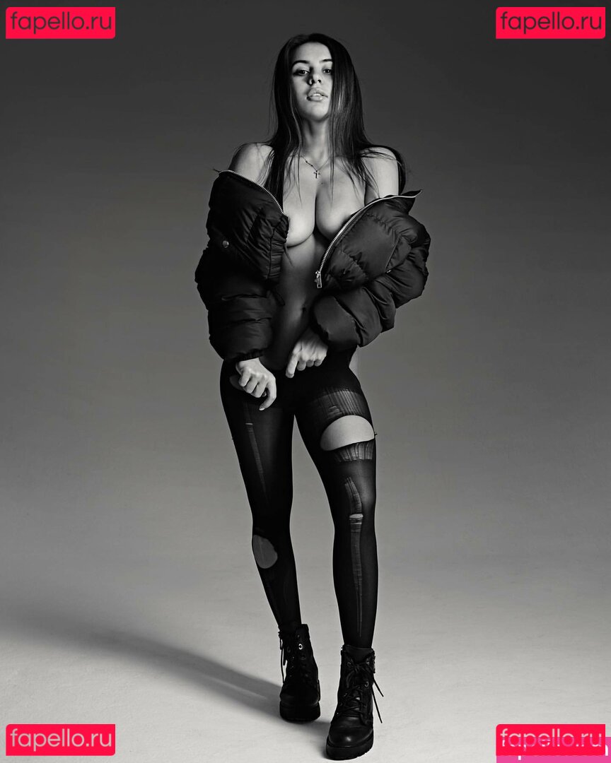 Veta / vi.vaaaaa Onlyfans Photo Gallery 