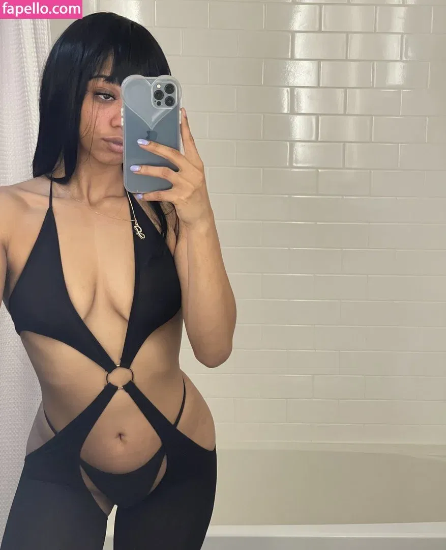 Gia Vargas Onlyfans Photo Gallery 