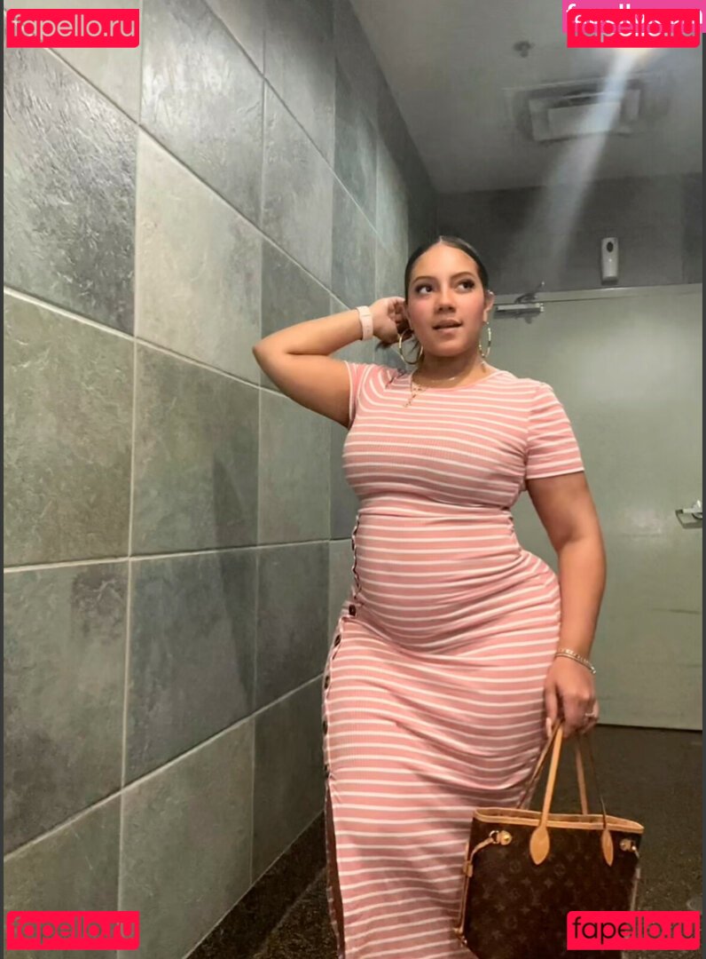 Majovergarag_ / Thick Baddie / nenasoopretty Onlyfans Photo Gallery 