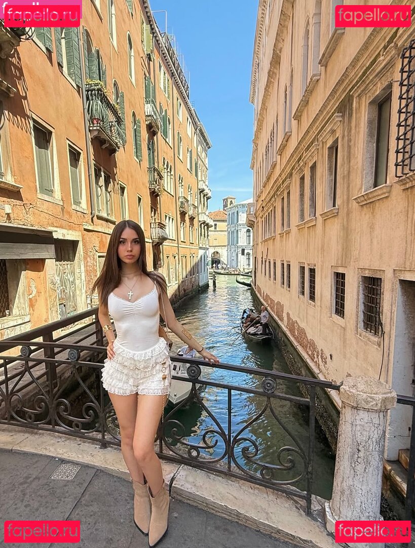 Mia Lobosco / mialobosco Onlyfans Photo Gallery 