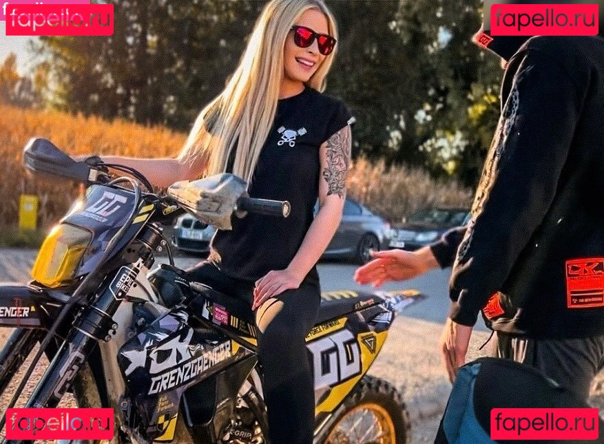 Mrs.querly / mrsquerly Onlyfans Photo Gallery 