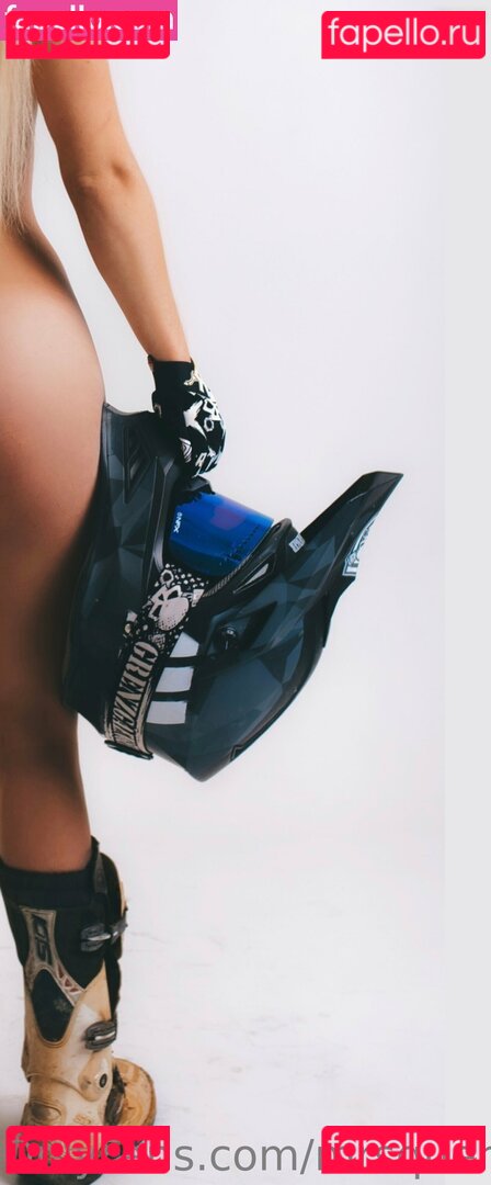 Mrs.querly / mrsquerly Onlyfans Photo Gallery 