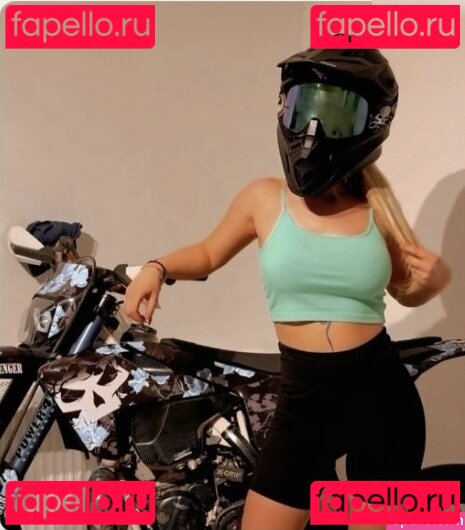 Mrs.querly / mrsquerly Onlyfans Photo Gallery 