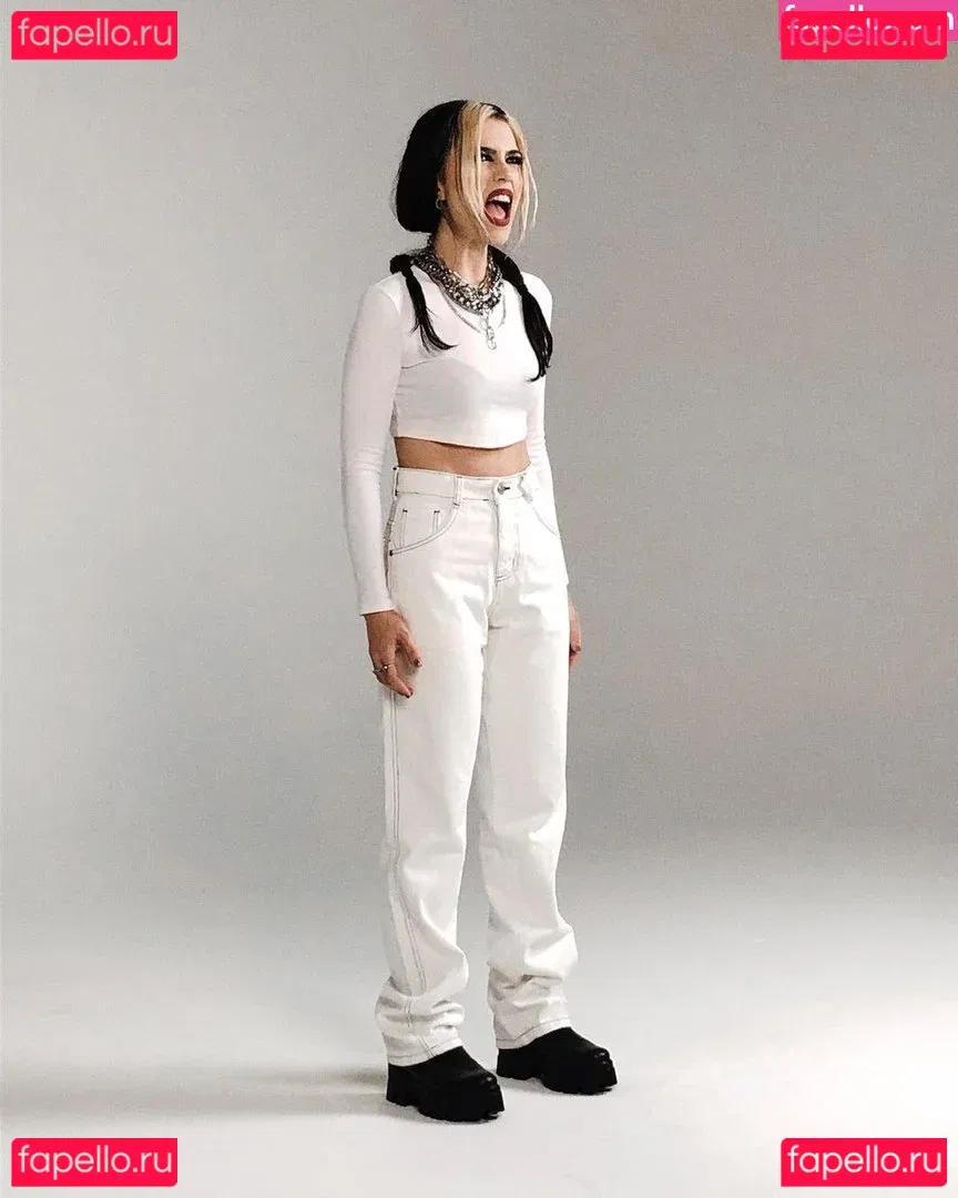 Violet Orlandi Onlyfans Photo Gallery 