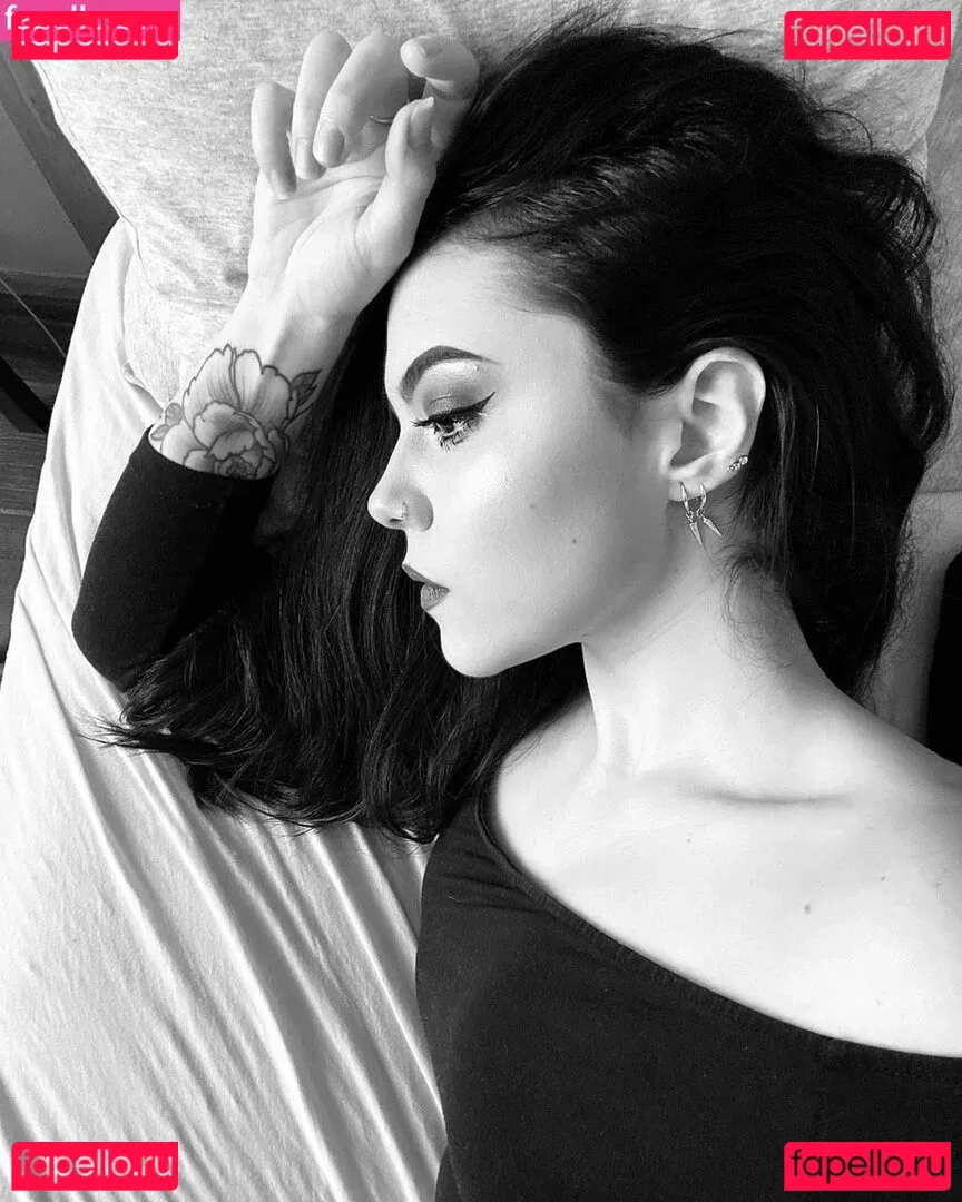 Violet Orlandi Onlyfans Photo Gallery 