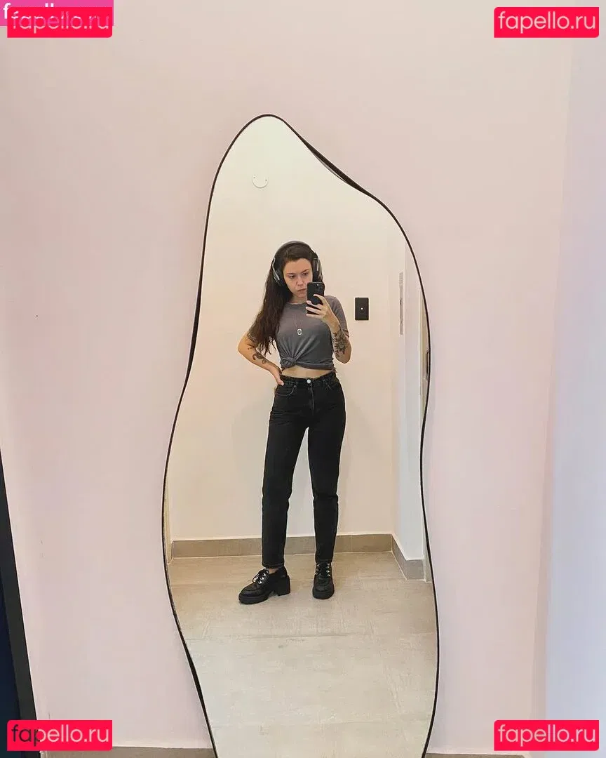 Violet Orlandi Onlyfans Photo Gallery 