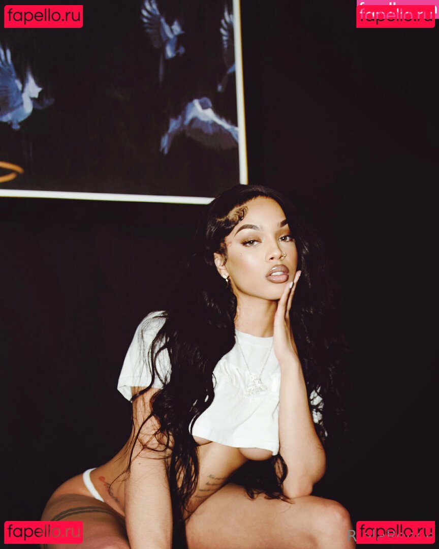 rielarenee Onlyfans Photo Gallery 