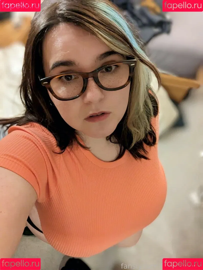 EmStreams Onlyfans Photo Gallery 