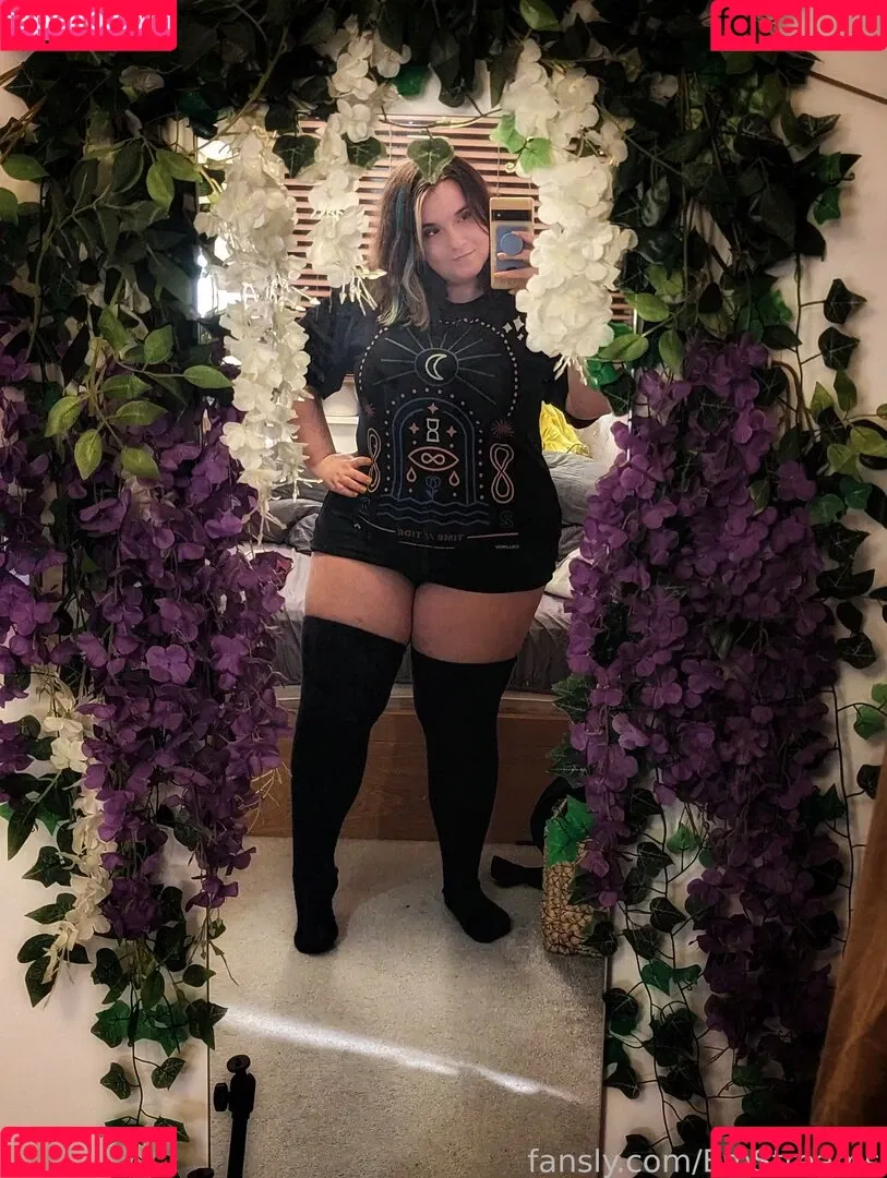 EmStreams Onlyfans Photo Gallery 