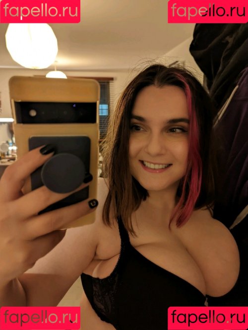 EmStreams Onlyfans Photo Gallery 