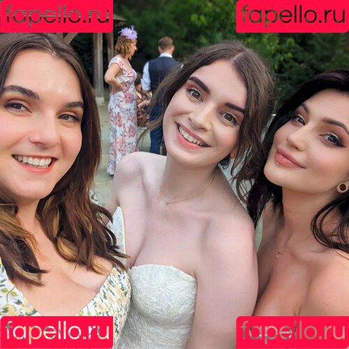 EmStreams Onlyfans Photo Gallery 