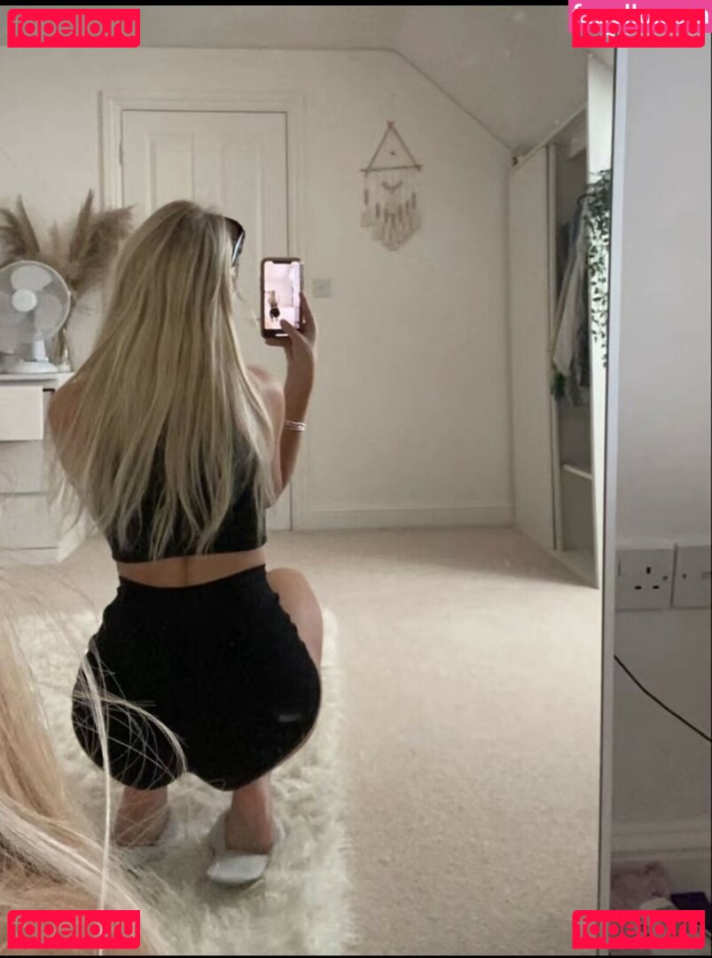 maya.zrv / monamarie Onlyfans Photo Gallery 