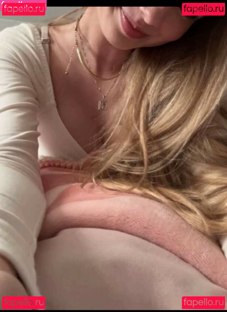 maya.zrv / monamarie Onlyfans Photo Gallery 